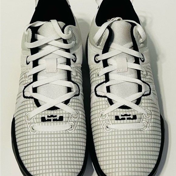 NIB Nike LeBron Witness VII in White and Black Size M9/W10.5 - Picture 4 of 7
